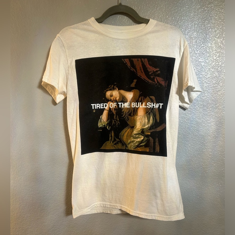 Women’s white black brown graphic print T-shirt size small